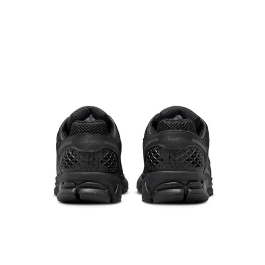 Vomero 5 "Triple Black"