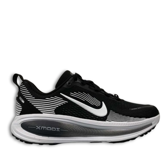 Vomero 18 Black White