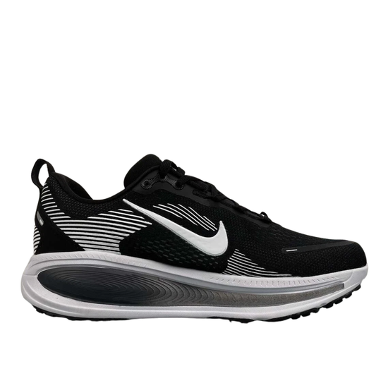 Vomero 18 Black White