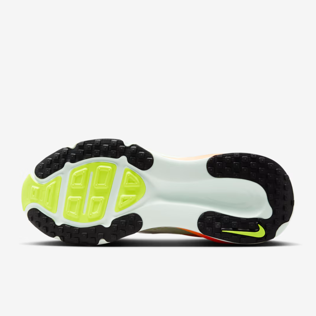 Vomero 18 Barely Green