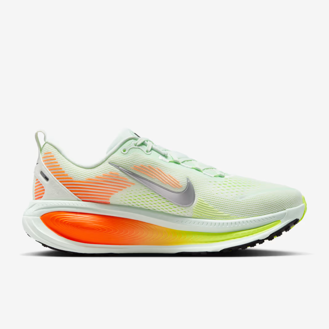 Vomero 18 Barely Green