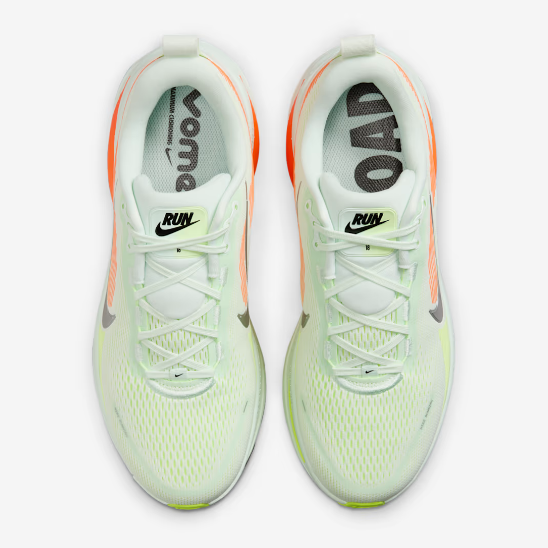 Vomero 18 Barely Green