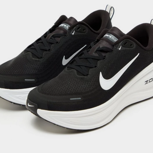 Vomero Plus - Black White